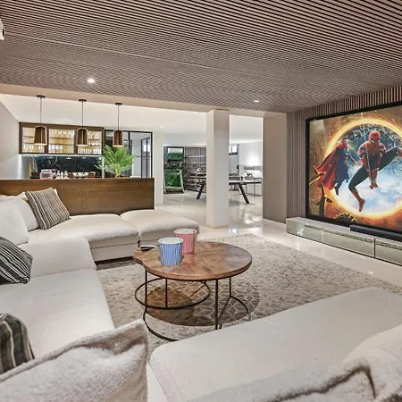 Villa Vacation Marbella I Fleur, Rooftop Hot Tub, Heated Pool, Sauna, Cine, Gym, Sea View, Close To The Estepona