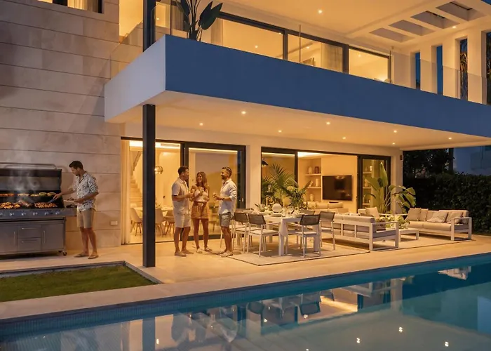 Vacation Marbella I Fleur, Rooftop Hot Tub, Heated Pool, Sauna, Cine, Gym, Sea View, Close To The *