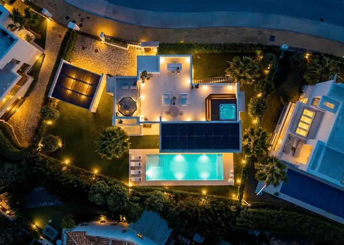 Villa Vacation Marbella I Fleur, Rooftop Hot Tub, Heated Pool, Sauna, Cine, Gym, Sea View, Close To The Estepona