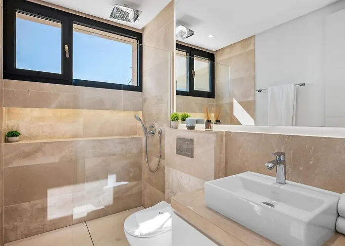 Vacation Marbella I Fleur, Rooftop Hot Tub, Heated Pool, Sauna, Cine, Gym, Sea View, Close To The Villa Estepona