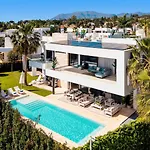 Vacation Marbella I Fleur, Rooftop Hot Tub, Heated Pool, Sauna, Cine, Gym, Sea View, Close To The Villa