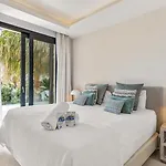 Vacation Marbella I Fleur, Rooftop Hot Tub, Heated Pool, Sauna, Cine, Gym, Sea View, Close To The Villa *