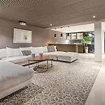 Vacation Marbella I Fleur, Rooftop Hot Tub, Heated Pool, Sauna, Cine, Gym, Sea View, Close To The