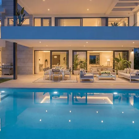 Vacation Marbella I Fleur, Rooftop Hot Tub, Heated Pool, Sauna, Cine, Gym, Sea View, Close To The Βίλα