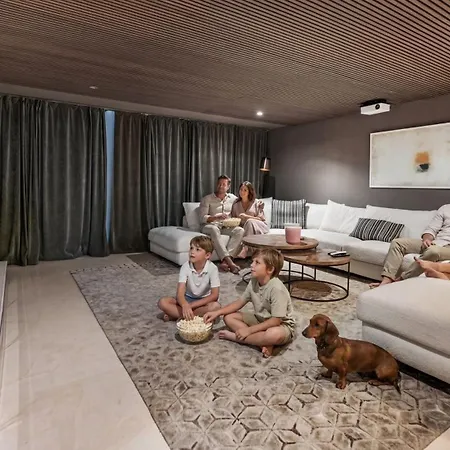 Vacation Marbella I Fleur, Rooftop Hot Tub, Heated Pool, Sauna, Cine, Gym, Sea View, Close To The Βίλα *