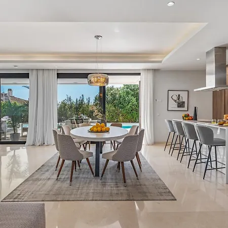Vacation Marbella I Fleur, Rooftop Hot Tub, Heated Pool, Sauna, Cine, Gym, Sea View, Close To The Villa *