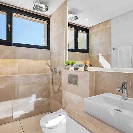 Vacation Marbella I Fleur, Rooftop Hot Tub, Heated Pool, Sauna, Cine, Gym, Sea View, Close To The Villa Estepona
