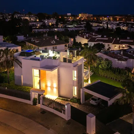 Vacation Marbella I Fleur, Rooftop Hot Tub, Heated Pool, Sauna, Cine, Gym, Sea View, Close To The * Estepona