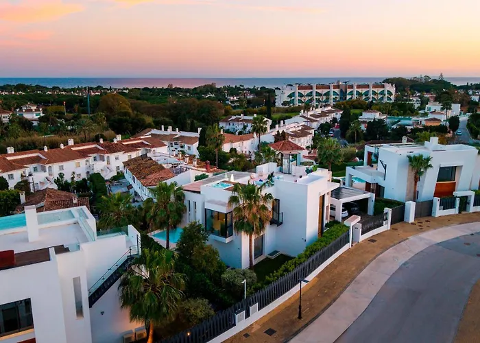 Villa Vacation Marbella I Fleur, Rooftop Hot Tub, Heated Pool, Sauna, Cine, Gym, Sea View, Close To The *