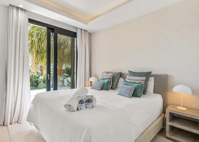 Vacation Marbella I Fleur, Rooftop Hot Tub, Heated Pool, Sauna, Cine, Gym, Sea View, Close To The Villa *