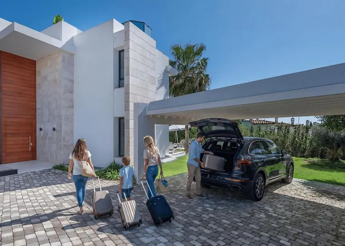 Villa Vacation Marbella I Fleur, Rooftop Hot Tub, Heated Pool, Sauna, Cine, Gym, Sea View, Close To The