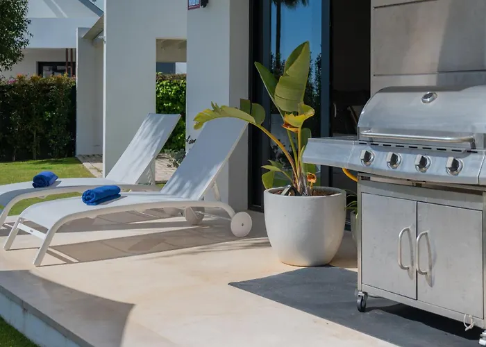 Villa Vacation Marbella I Fleur, Rooftop Hot Tub, Heated Pool, Sauna, Cine, Gym, Sea View, Close To The *