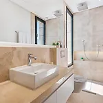 Vacation Marbella I Fleur, Rooftop Hot Tub, Heated Pool, Sauna, Cine, Gym, Sea View, Close To The Vila