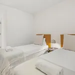 Vacation Marbella I Fleur, Rooftop Hot Tub, Heated Pool, Sauna, Cine, Gym, Sea View, Close To The